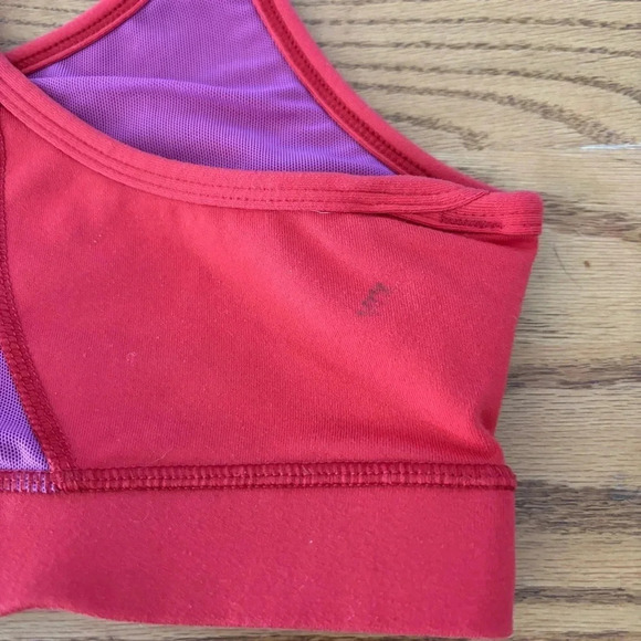 lululemon  Flow Y Nulu Bra Mesh Inside Key Pocket - Picture 5 of 7